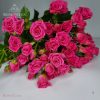 Кустовая розовая роза