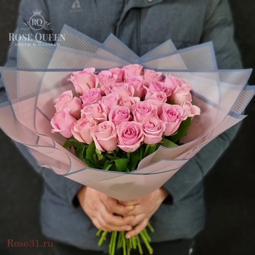 25 розовых роз
