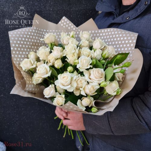 25 кустовых белых роз