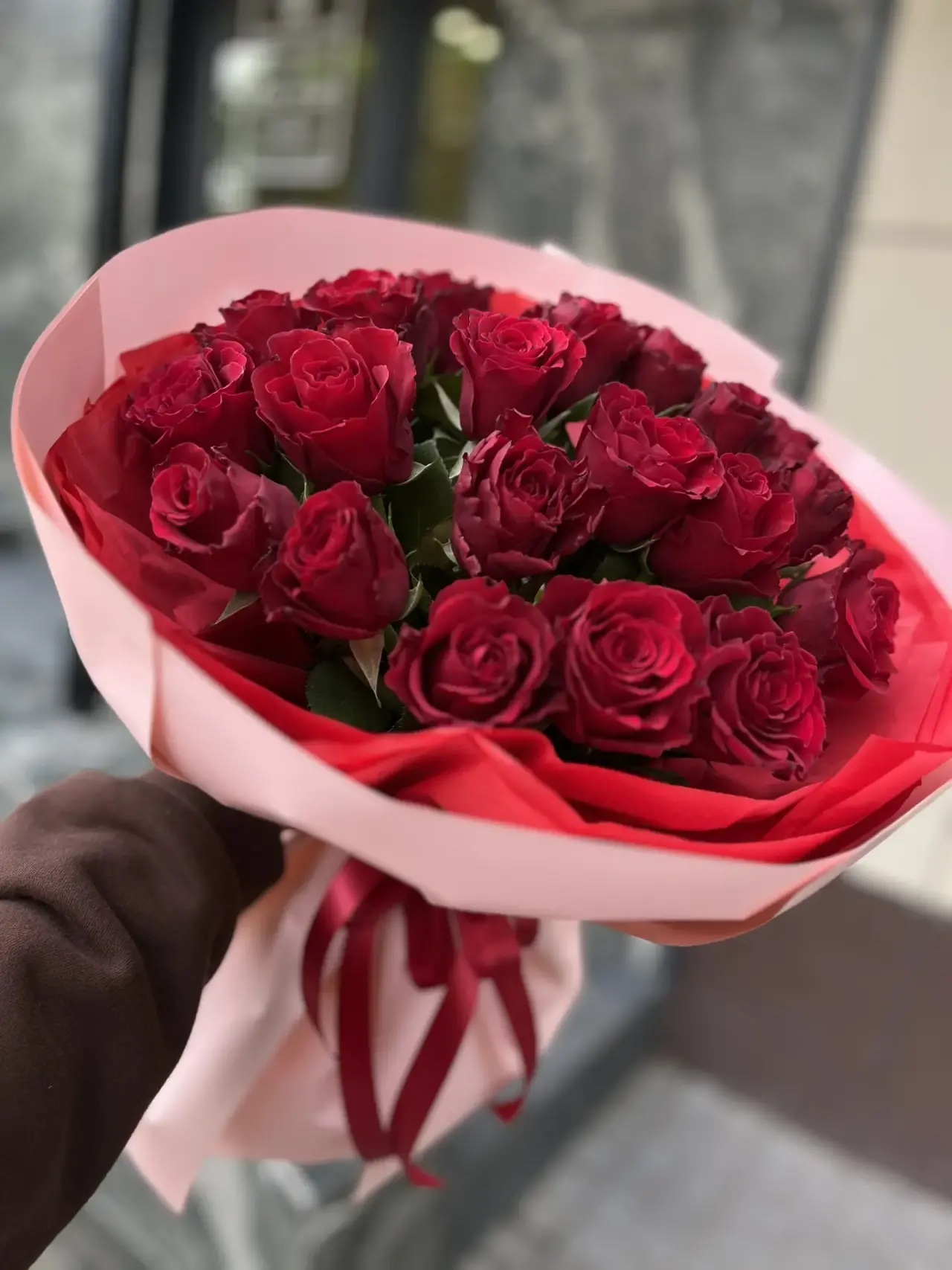 25 красных роз